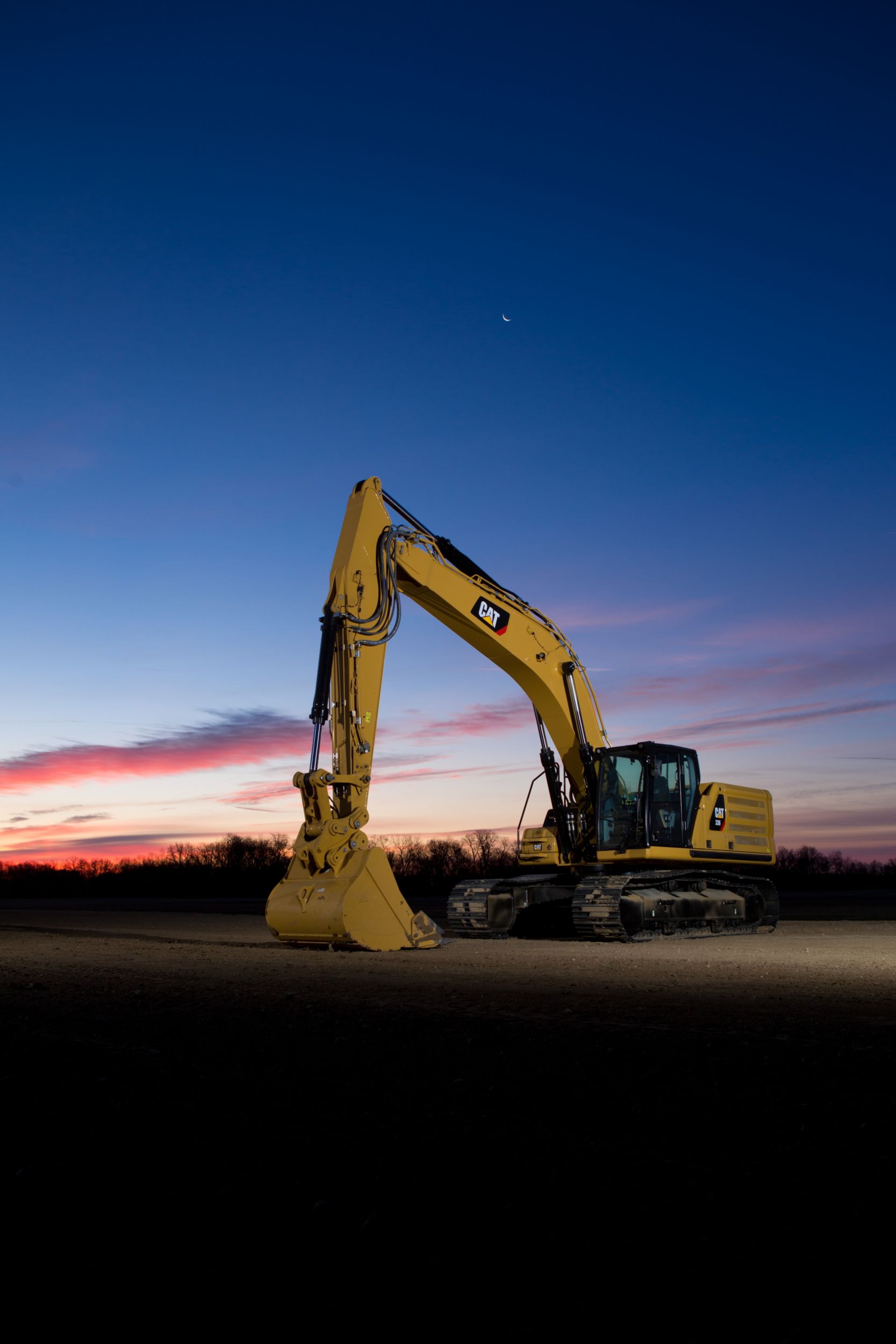 De día o de noche, la Excavadora Cat 336 está preparada para hacerlo ganar más dinero.